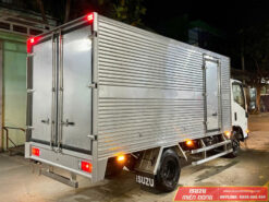 Xe Tải Isuzu QKR270 2T9 Thùng Kín Euro 5