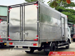 Xe tải Isuzu NPR 400 3.5 tấn thùng kín - động cơ Euro 5 mới nhất 2025