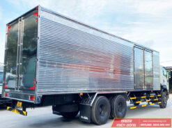 Xe tải Isuzu FVM 1500 15 tấn thùng kín