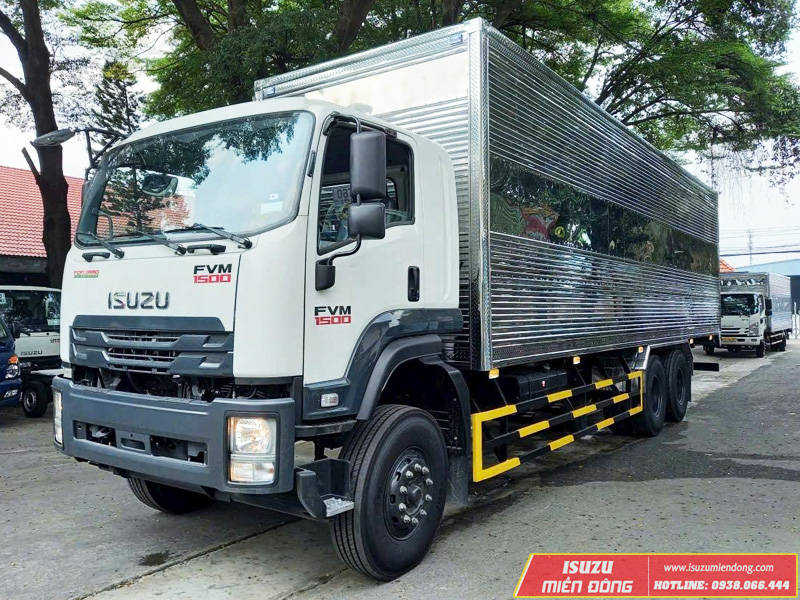 Xe tải Isuzu FVM 1500 15 tấn thùng kín