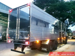 Xe tải Isuzu FVM 1500 15 tấn thùng kín