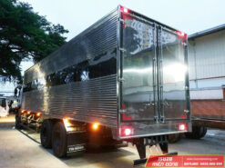 Xe tải Isuzu FVM 1500 15 tấn thùng kín