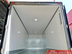 xe tải Isuzu FRR 650 6T2 thùng bảo ôn 5m7