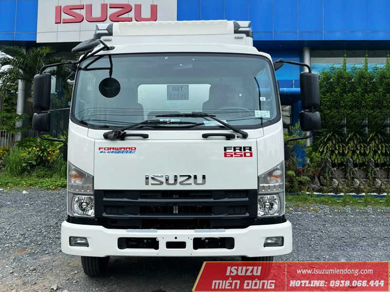 Ngoại thất xe tải Isuzu FRR 650 6.5 tấn thùng bảo ôn