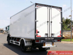 Xe tải Isuzu FVR 900 8 tấn thùng bảo ôn.