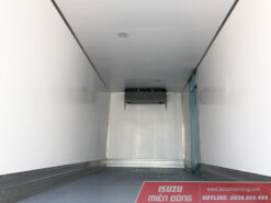 Xe tải đông lạnh Isuzu FVR 900 8 tấn