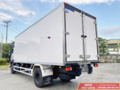 Xe tải đông lạnh Isuzu FVR 900 8 tấn