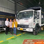 Giao xe tải Isuzu FRR 650 6t5 cho khách hàng Đinh Tấn Đăng ở Bến Tre