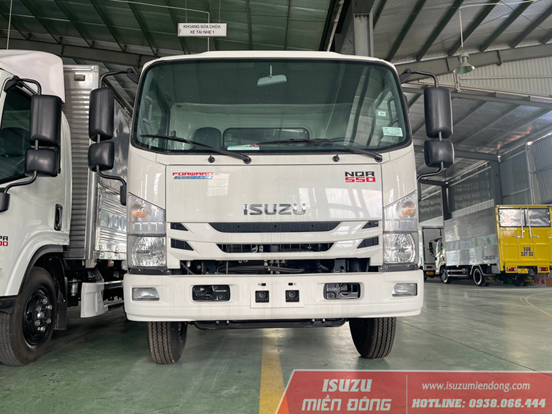 Ngoại thất cabin xe tải Isuzu 5t5 thùng dài 6m2