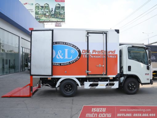 Xe tải Isuzu QKR 230 2t2 thùng bửng nâng hạ hàng
