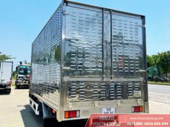 Xe tải Isuzu 3T5 chở gà con - Isuzu 3.5 tấn NPR 400 chở gà con