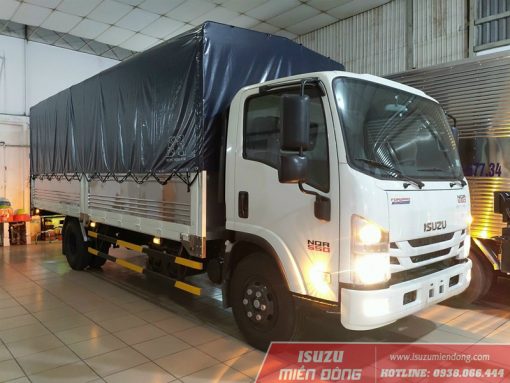 Xe tải Isuzu NQR 550 4.9 tấn thùng mui bạt