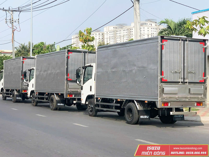 Xe Tải Isuzu 1.9 Tấn - QKR 210 Chở Gà Con