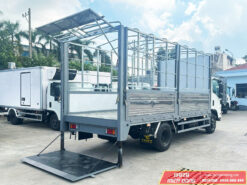 xe tải Isuzu NPR 400 3T5 thùng bửng nâng