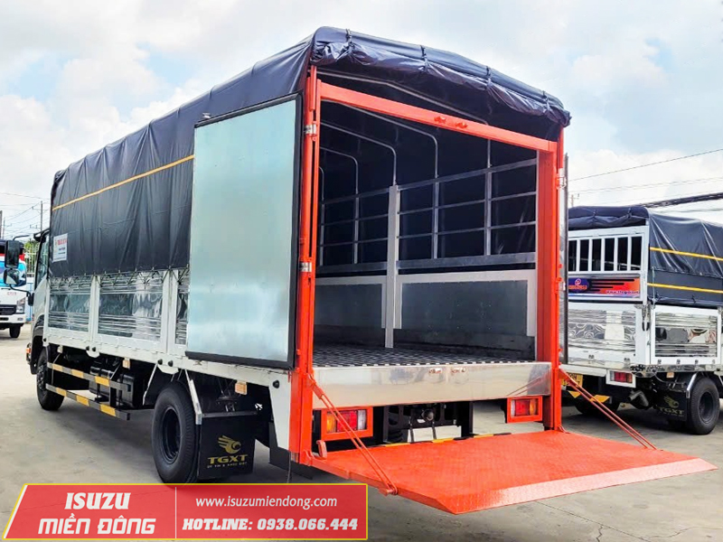 Xe tải Isuzu FRR 650 6T2 thùng bạt bửng nâng