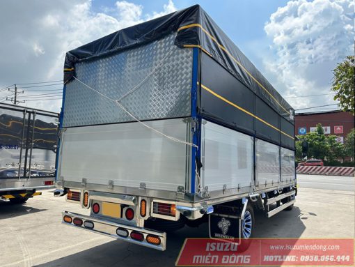 xe tải Isuzu FRR90LE4 6T5 thùng ngắn 5m7