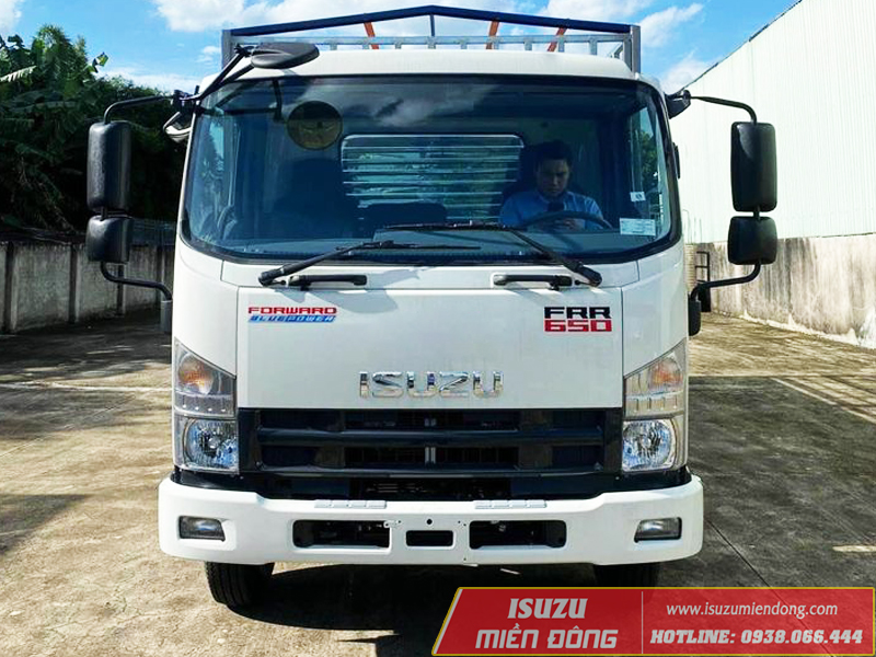 Xe tải Isuzu FRR90LE4 6T5 thùng ngắn 5m7
