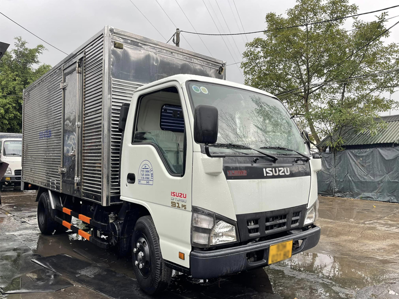 Xe tải Isuzu 2.5 tấn cũ đời 2017
