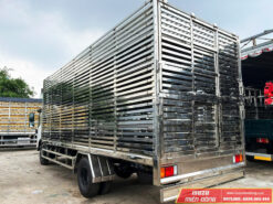 Xe tải Isuzu NQR 550 5 tấn chở vịt sàn 05 tầng