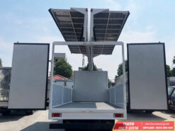 Xe Tải Isuzu FRR650 6 Tấn Thùng Kín Cánh Dơi