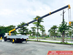 Xe Tải Isuzu 15 Tấn Gắn Cẩu Soosan SCS746L 8 Tấn 6 Khúc